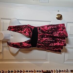 Wet Seal tank top M. Pink and black. polyester and spandex